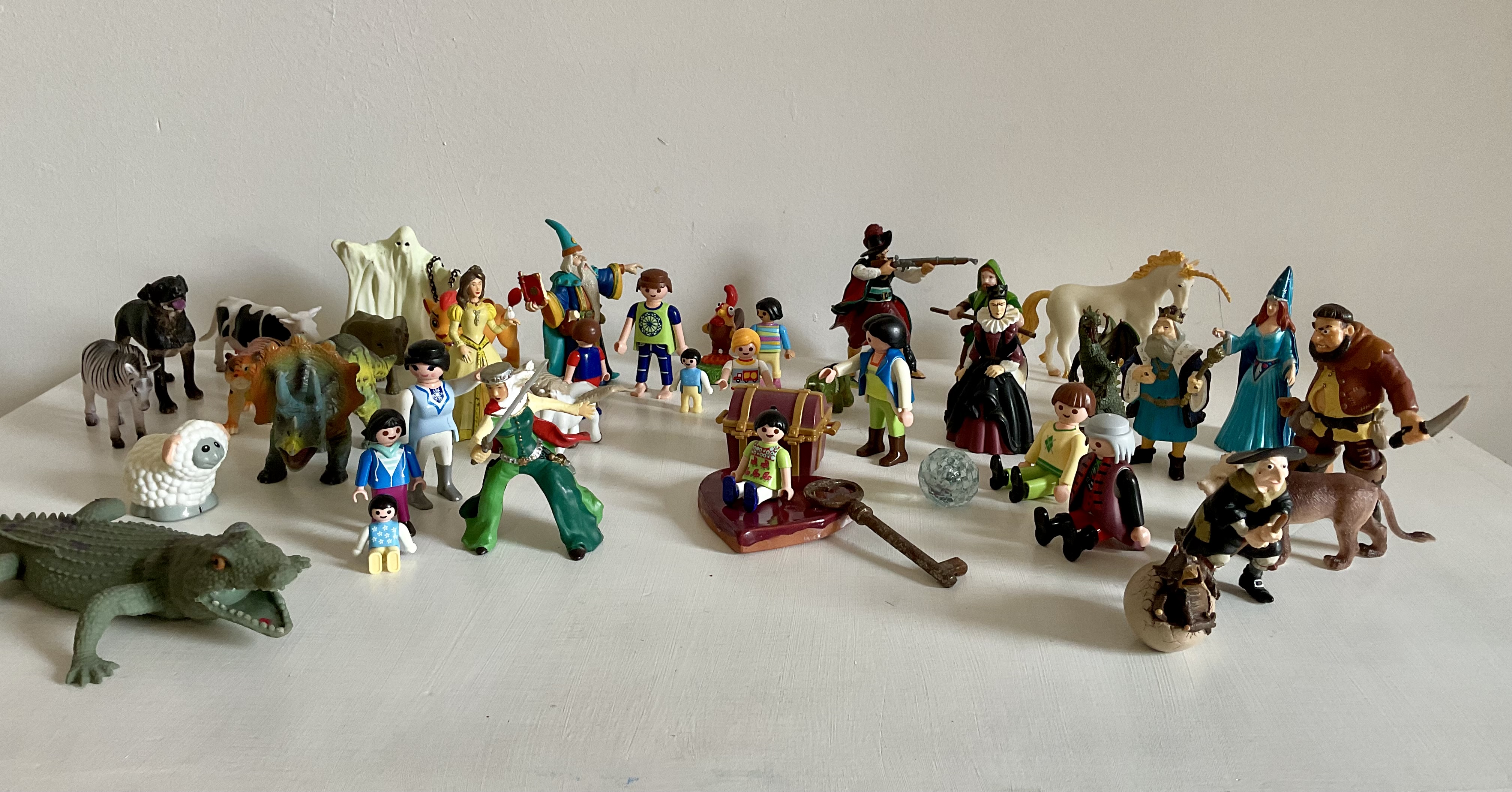 Figurines