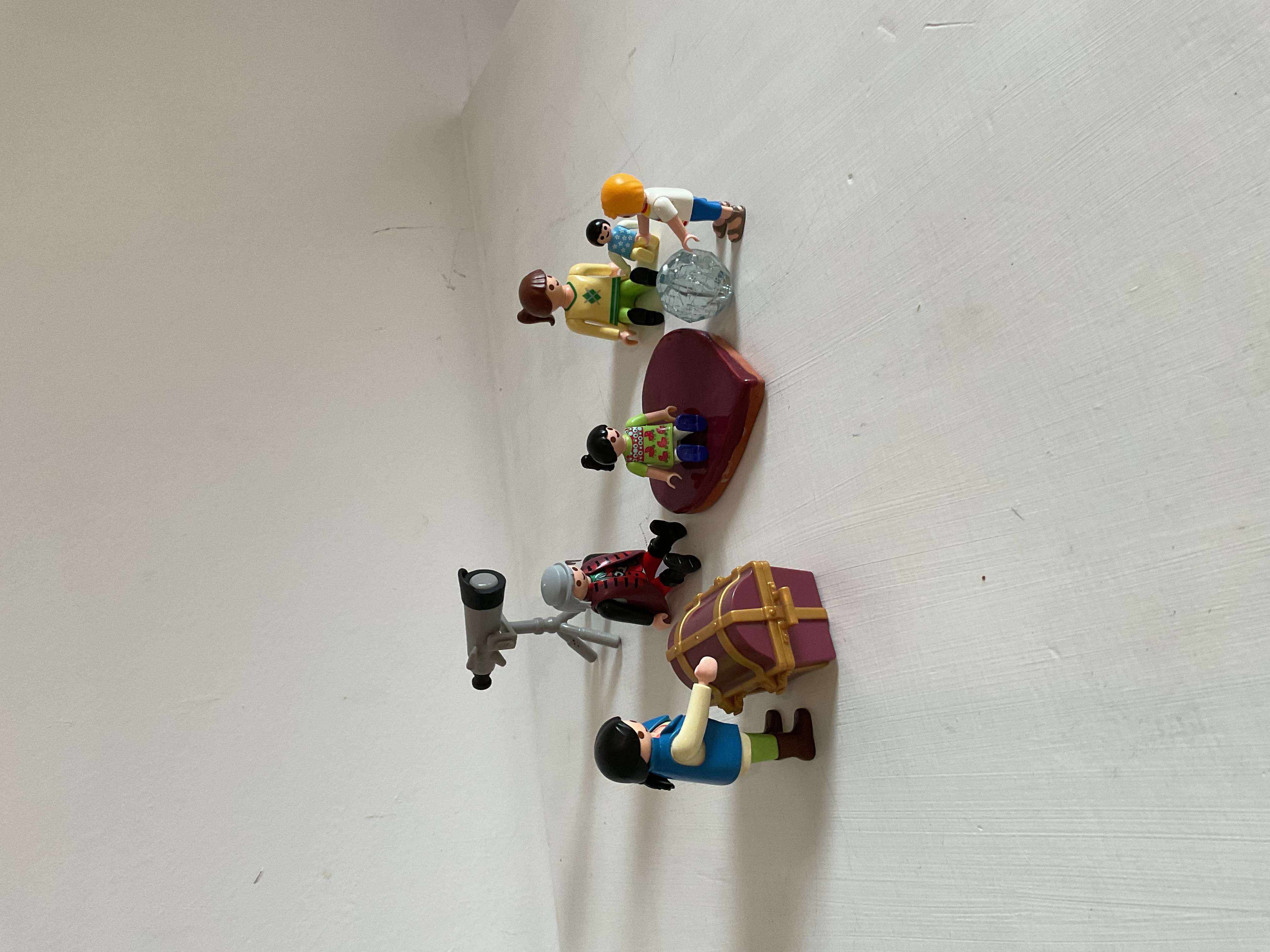 Figurines
